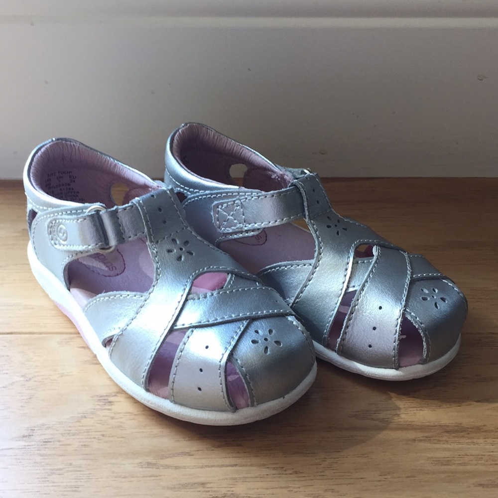 Stride Rite Toddler girls silver sandles size 8